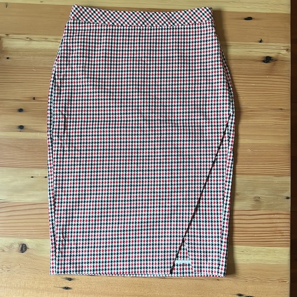 Banana Republic Dresses & Skirts - Banana Republic Pencil Skirt size 2